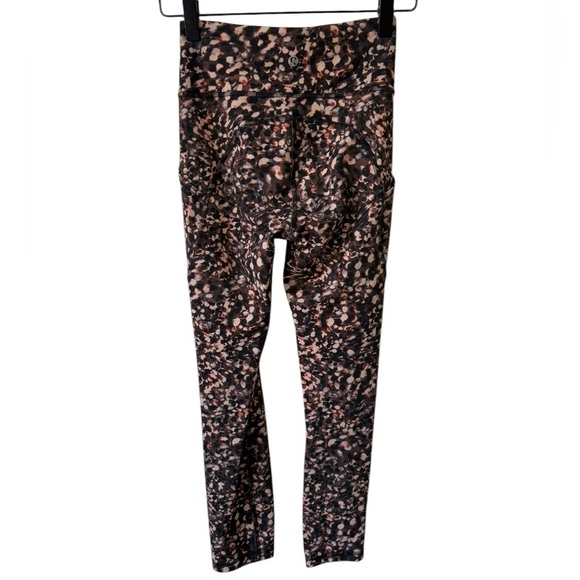 Lululemon Invigorate High Rise Crop 23" Leggings Size 2 - Picture 8 of 10